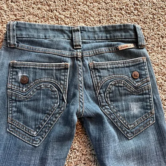 Frankie B Women’s Size 2 Buttoned Heart Back Pocket Low Waist Flared Jeans